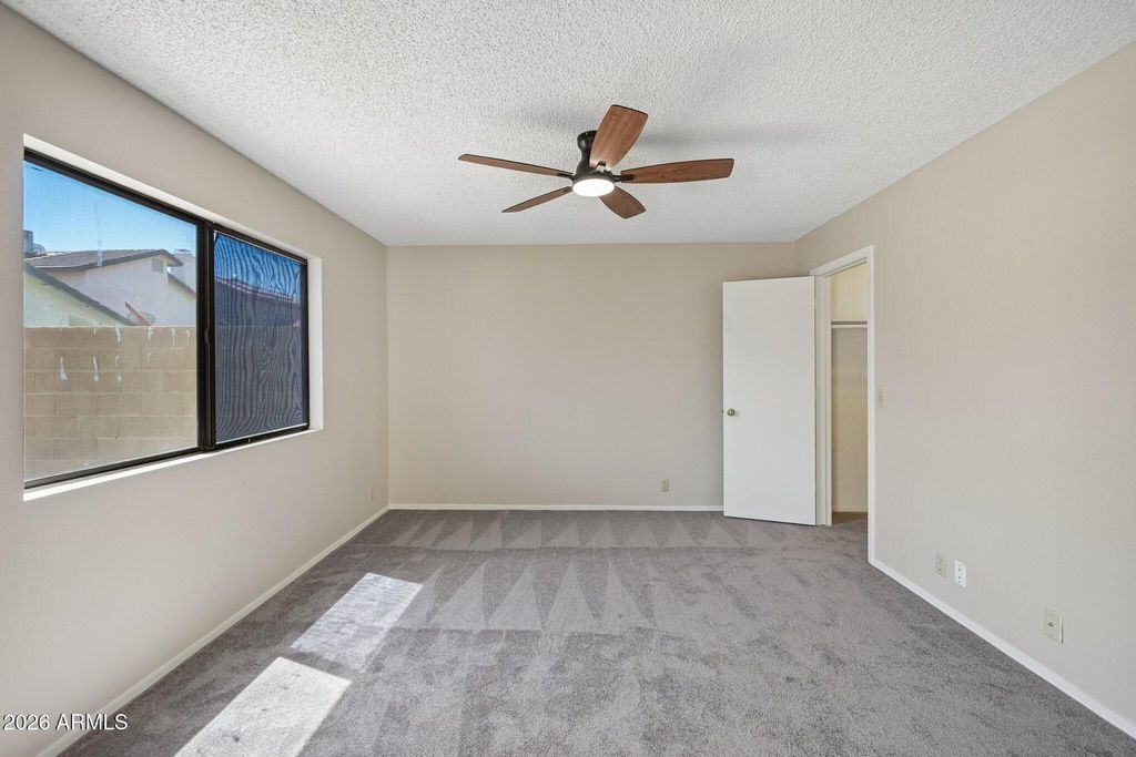Image 19 of property listing at 11149 N 82ND Drive, Peoria, AZ 85345