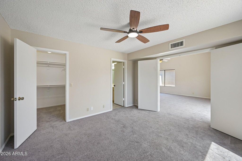 Image 21 of property listing at 11149 N 82ND Drive, Peoria, AZ 85345