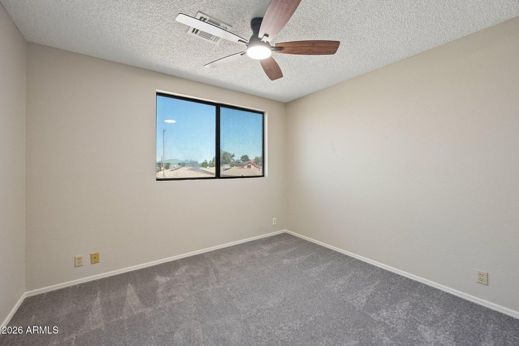 Image 28 of property listing at 11149 N 82ND Drive, Peoria, AZ 85345