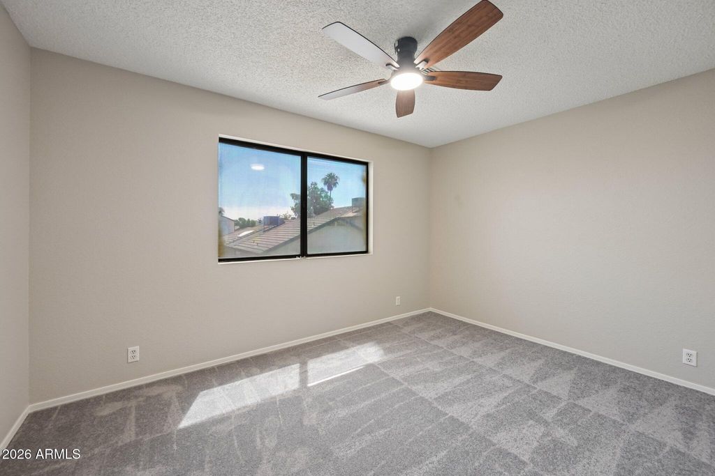 Image 31 of property listing at 11149 N 82ND Drive, Peoria, AZ 85345