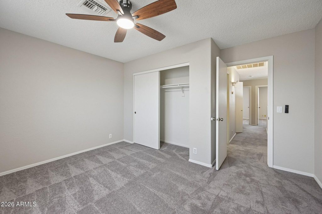 Image 32 of property listing at 11149 N 82ND Drive, Peoria, AZ 85345
