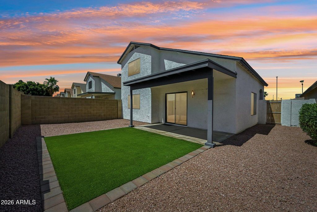 Image 33 of property listing at 11149 N 82ND Drive, Peoria, AZ 85345