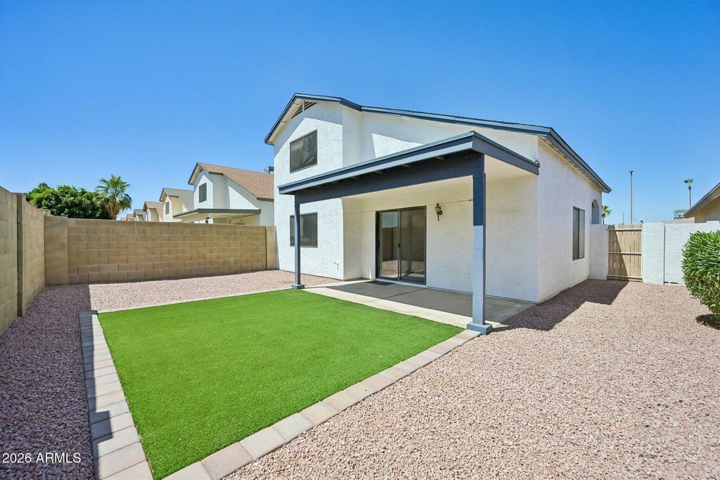 Image 36 of property listing at 11149 N 82ND Drive, Peoria, AZ 85345