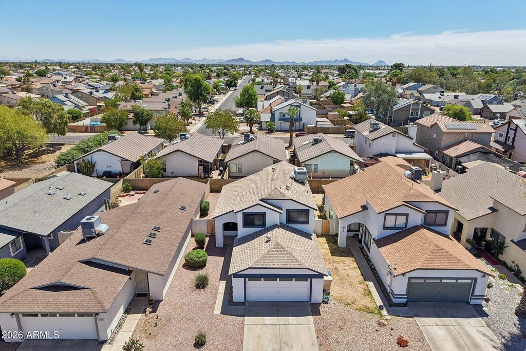Image 38 of property listing at 11149 N 82ND Drive, Peoria, AZ 85345