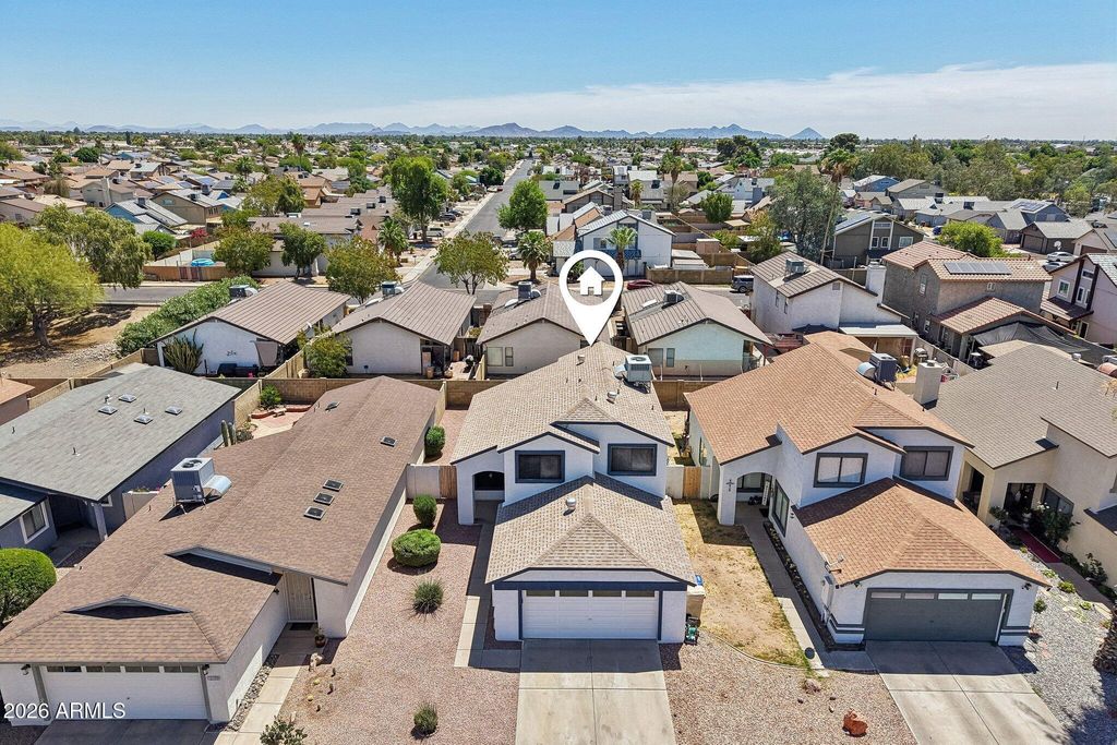 Image 39 of property listing at 11149 N 82ND Drive, Peoria, AZ 85345