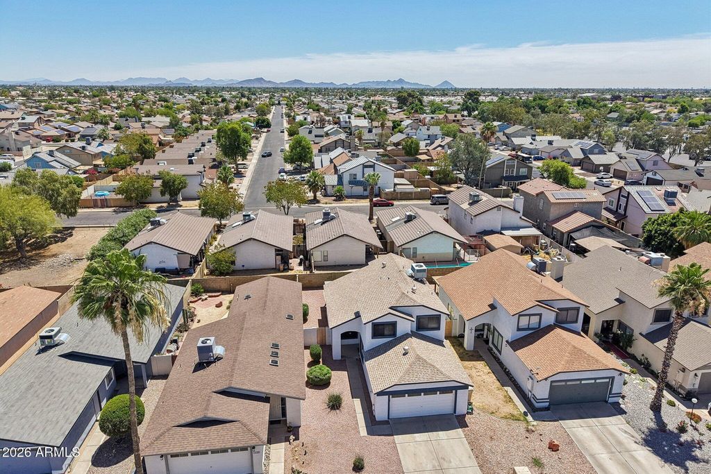 Image 41 of property listing at 11149 N 82ND Drive, Peoria, AZ 85345