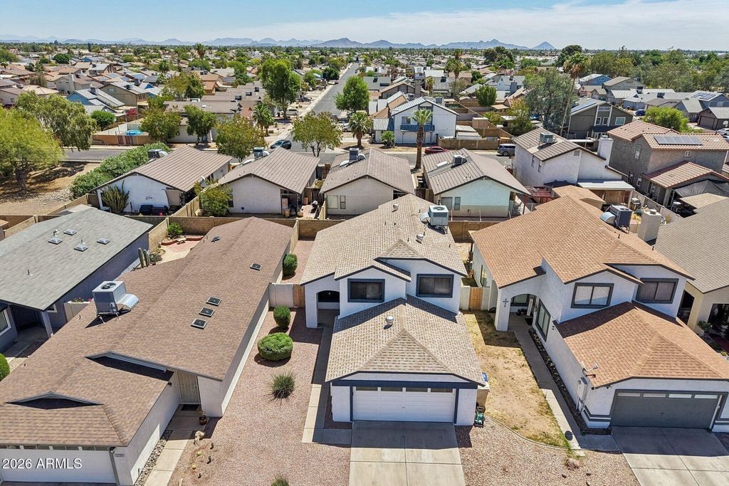 Image 44 of property listing at 11149 N 82ND Drive, Peoria, AZ 85345