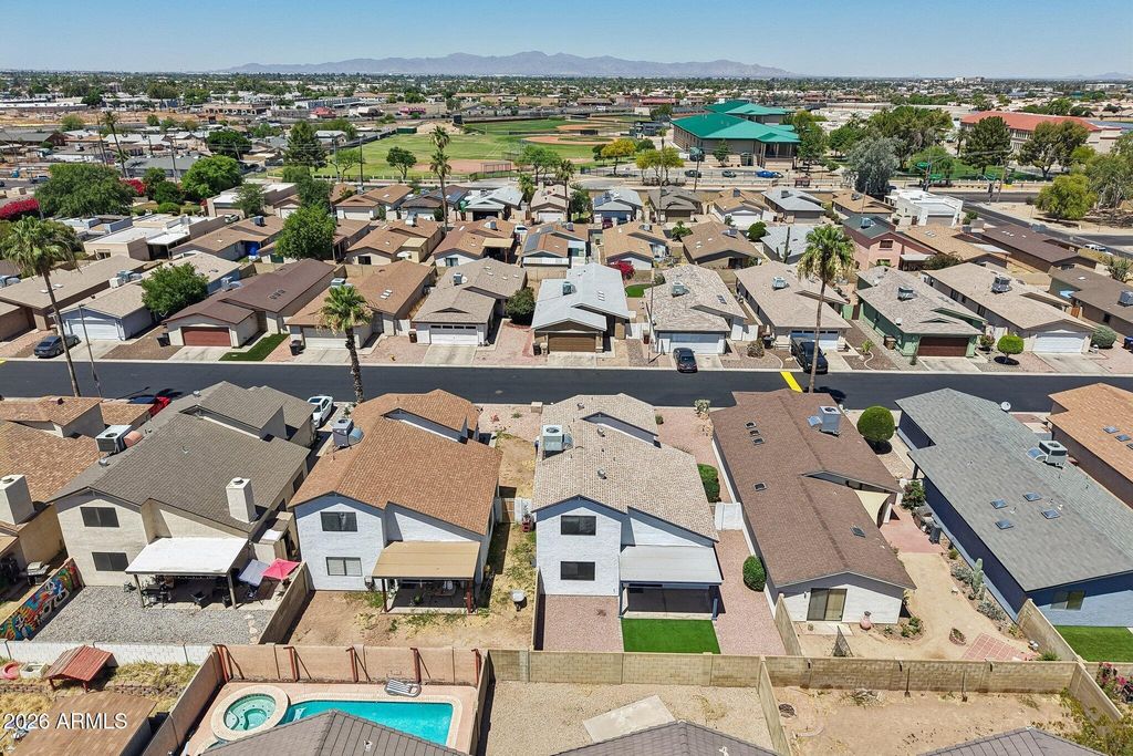 Image 45 of property listing at 11149 N 82ND Drive, Peoria, AZ 85345