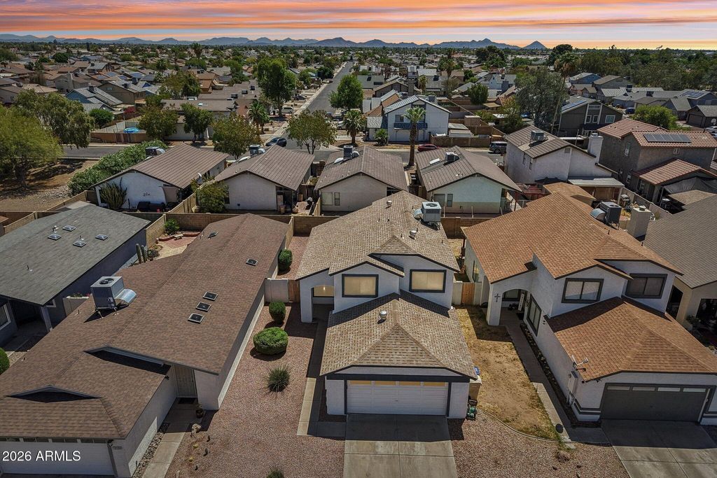Image 49 of property listing at 11149 N 82ND Drive, Peoria, AZ 85345