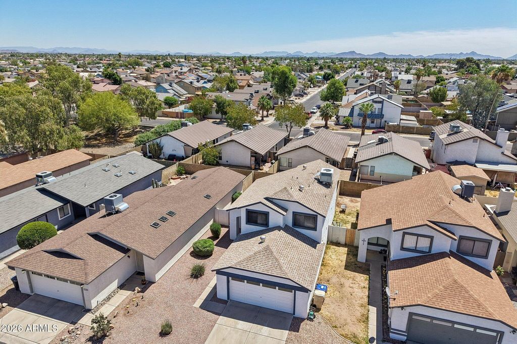 Image 50 of property listing at 11149 N 82ND Drive, Peoria, AZ 85345