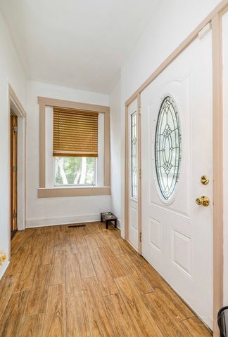 1910 Dewey Avenue, Evanston, IL 60201