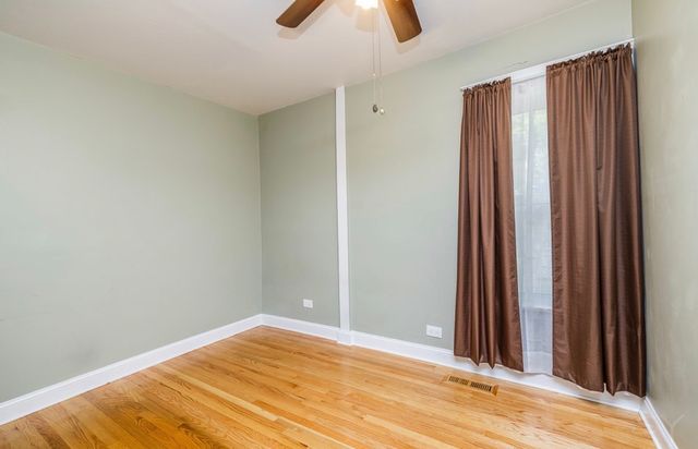 1910 Dewey Avenue, Evanston, IL 60201