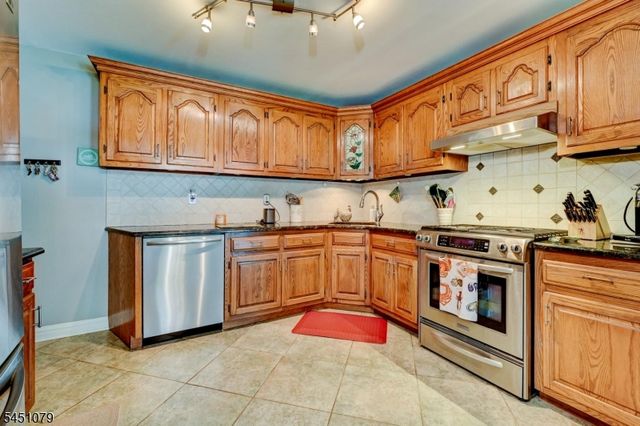 115 Olive Ave, Pompton Lakes Boro, NJ 07442
