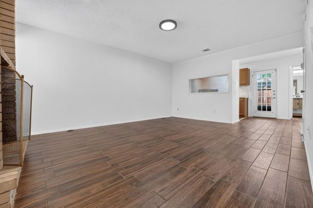 8400 Jamestown DR 512, Austin, TX 78758