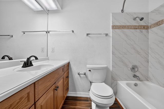 8400 Jamestown DR 512, Austin, TX 78758