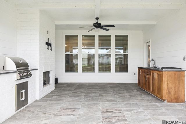 17338 Saw Grass Trail Ave, Prairieville, LA 70769