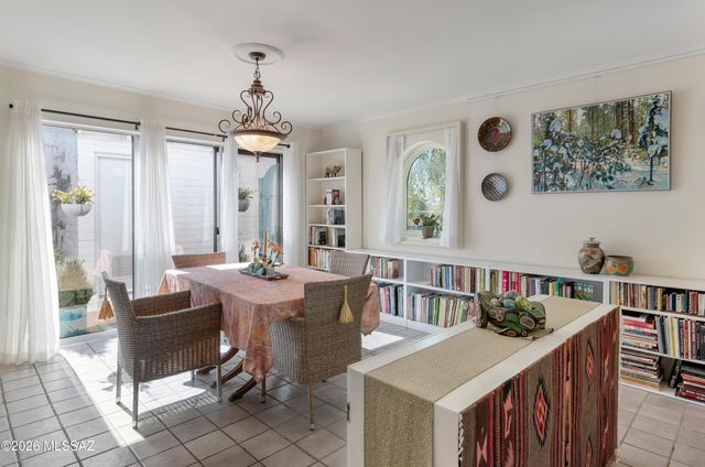 731 W Las Lomitas Road, Tucson, AZ 85704