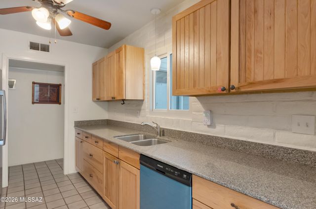 731 W Las Lomitas Road, Tucson, AZ 85704