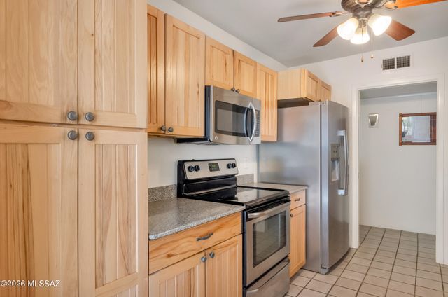 731 W Las Lomitas Road, Tucson, AZ 85704