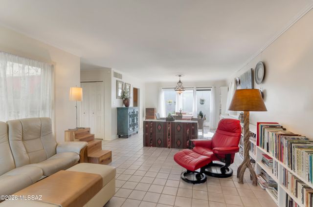 731 W Las Lomitas Road, Tucson, AZ 85704