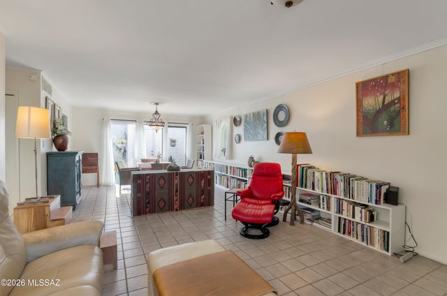 731 W Las Lomitas Road, Tucson, AZ 85704