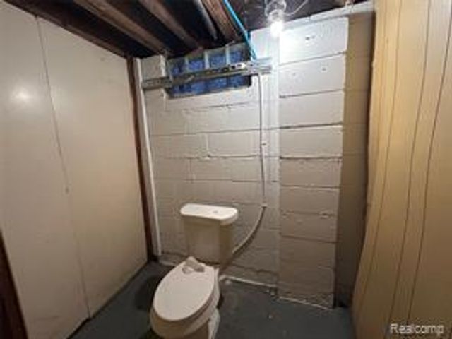 6718 Grandville Avenue, Detroit, MI 48228