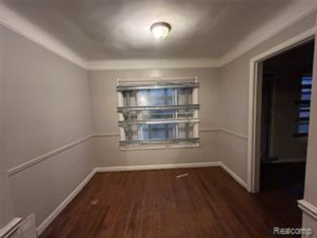 6718 Grandville Avenue, Detroit, MI 48228
