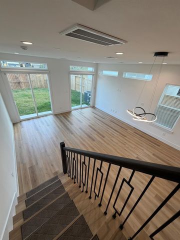 6733 Peerless Street, Houston, TX 77021