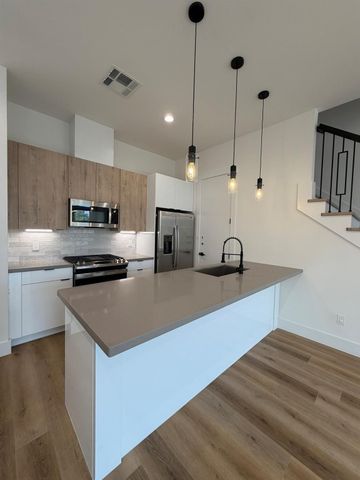 6733 Peerless Street, Houston, TX 77021