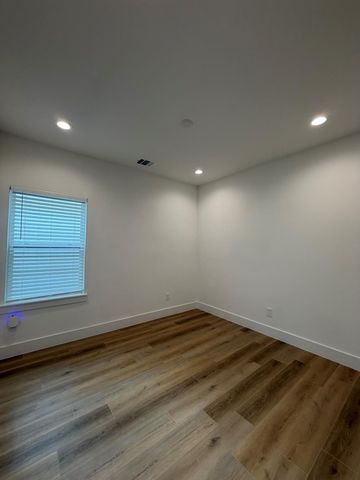 6733 Peerless Street, Houston, TX 77021