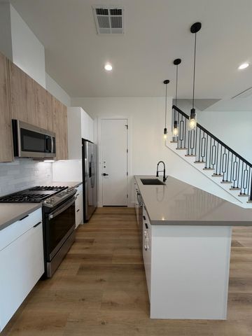 6733 Peerless Street, Houston, TX 77021