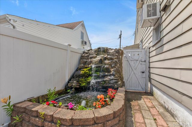20 Francine Drive N, Massapequa, NY 11758