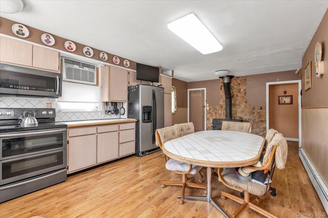 20 Francine Drive N, Massapequa, NY 11758