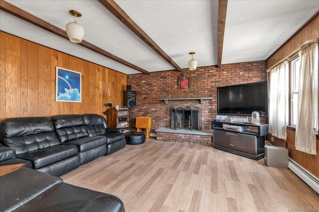 20 Francine Drive N, Massapequa, NY 11758