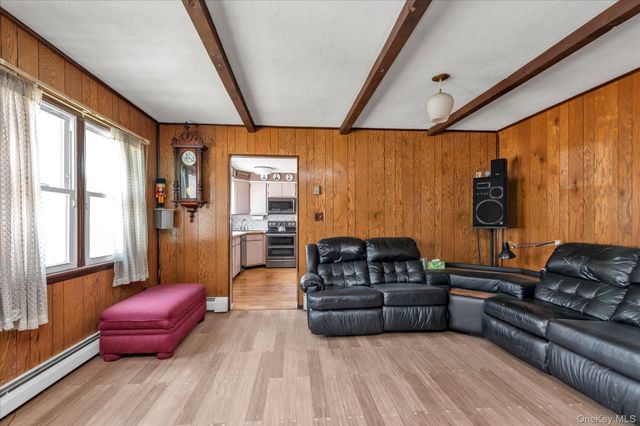 20 Francine Drive N, Massapequa, NY 11758
