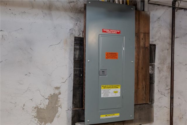 8 Lenox Avenue, West Warwick, RI 02893