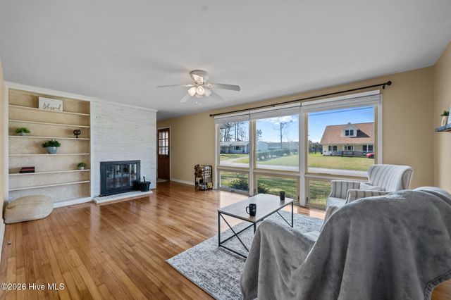 105 E Sherwood Drive, Havelock, NC 28532