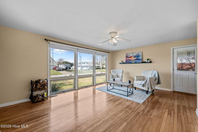 105 E Sherwood Drive, Havelock, NC 28532