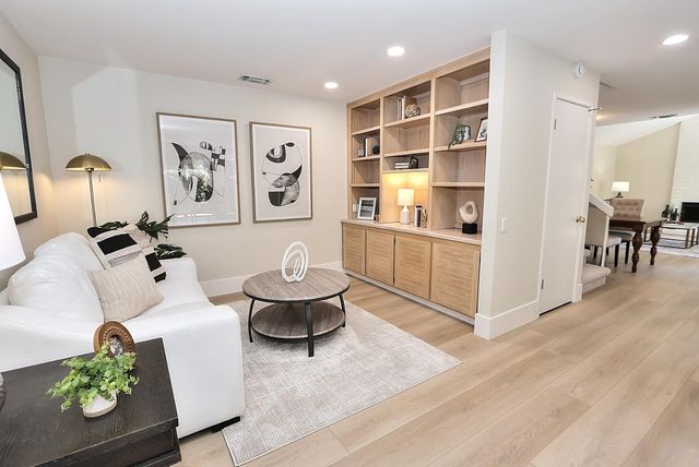 2058 Promontory Point Ln, Gold River, CA 95670