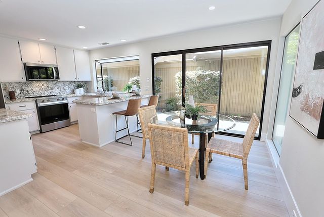 2058 Promontory Point Ln, Gold River, CA 95670