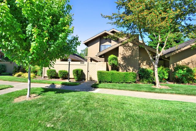 2058 Promontory Point Ln, Gold River, CA 95670