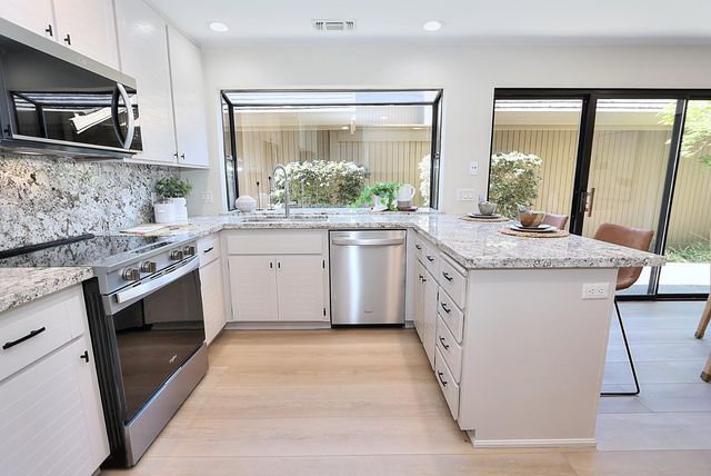 2058 Promontory Point Ln, Gold River, CA 95670