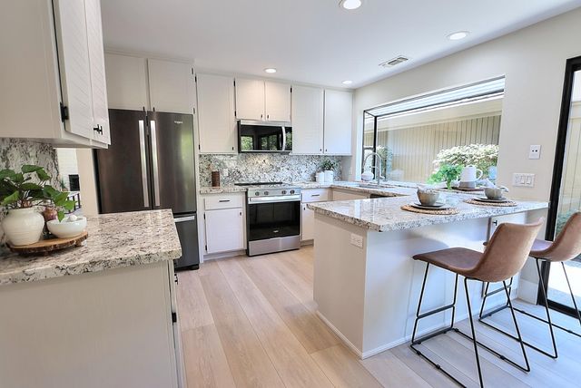 2058 Promontory Point Ln, Gold River, CA 95670
