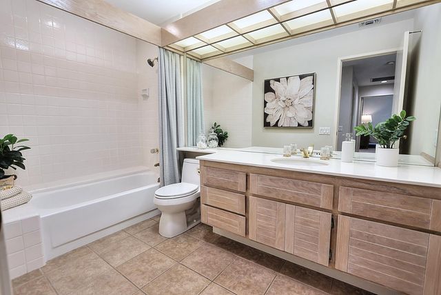 2058 Promontory Point Ln, Gold River, CA 95670
