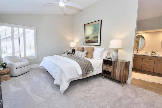2058 Promontory Point Ln, Gold River, CA 95670