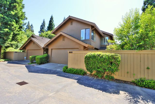 2058 Promontory Point Ln, Gold River, CA 95670