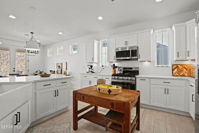 12613 MIDDLESBROUGH Avenue, Horizon City, TX 79928