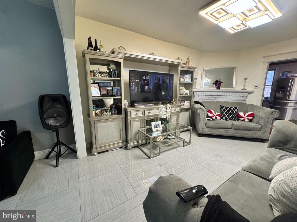 3322 WELLINGTON ST, Philadelphia, PA 19149