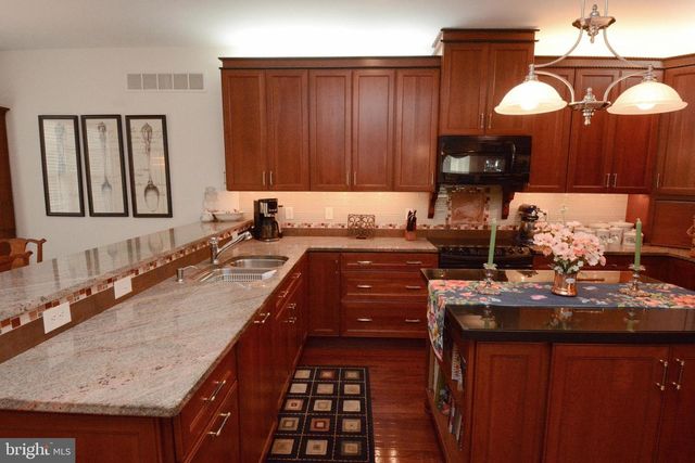 271 COUNTRY CLUB DR, Telford, PA 18969