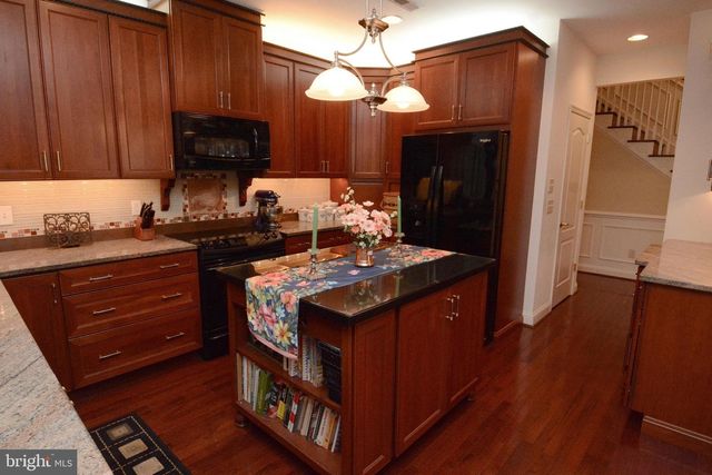 271 COUNTRY CLUB DR, Telford, PA 18969